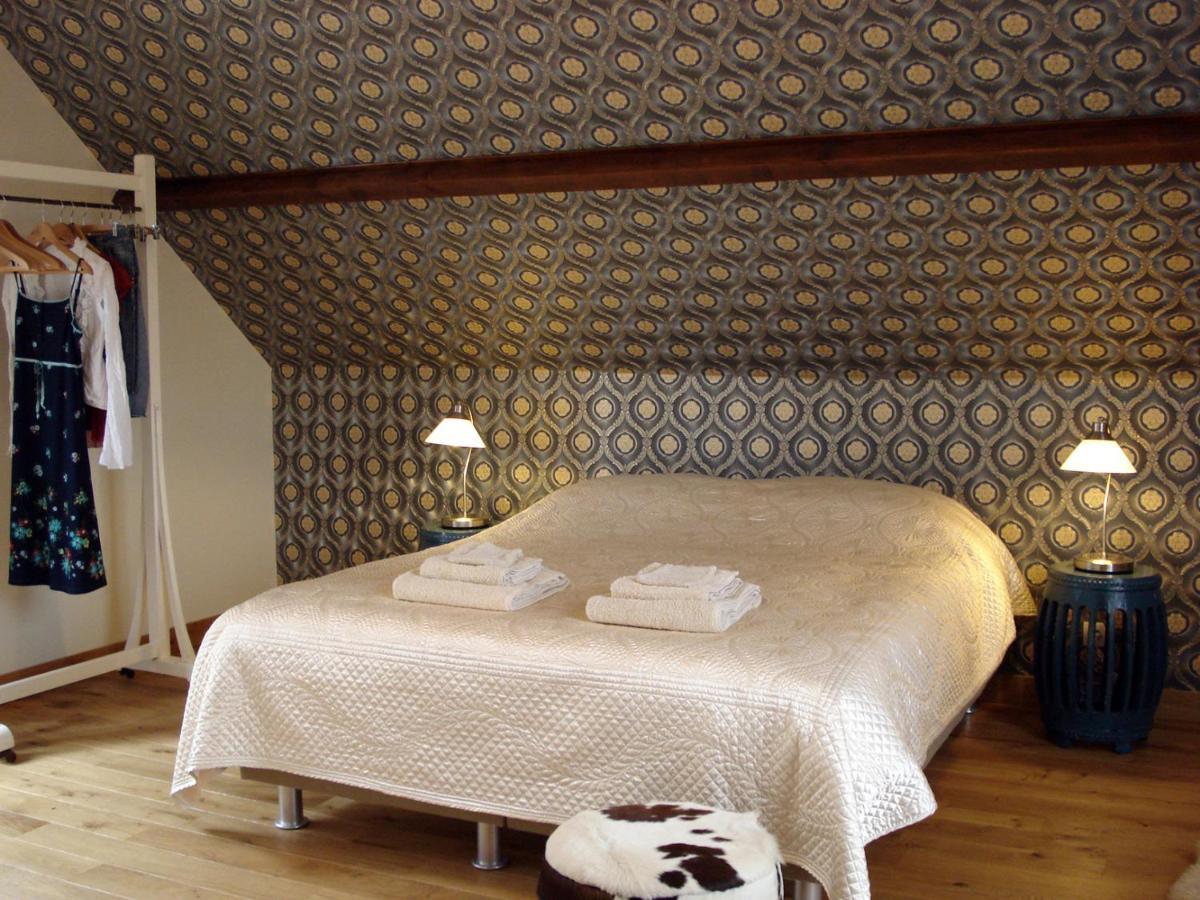 Urciers La Maison Du Cerf מראה חיצוני תמונה